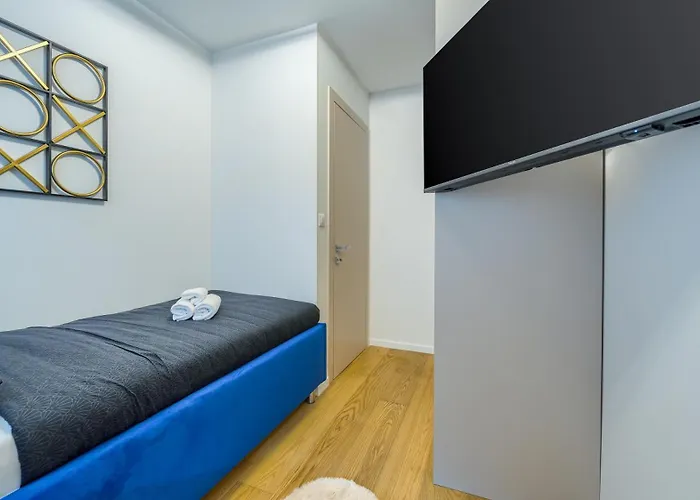 Luxury Modern North One Apartment