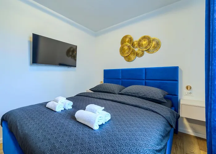 Luxury Modern North One Split