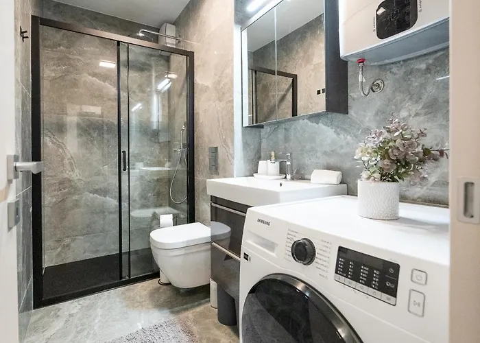 Luxury Modern North One Split