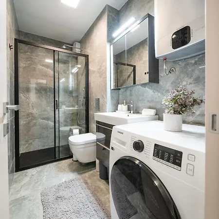 Luxury Modern North One Σπλιτ
