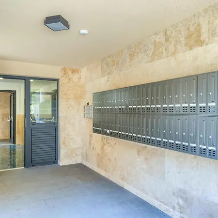 Luxury Modern North One Διαμέρισμα *